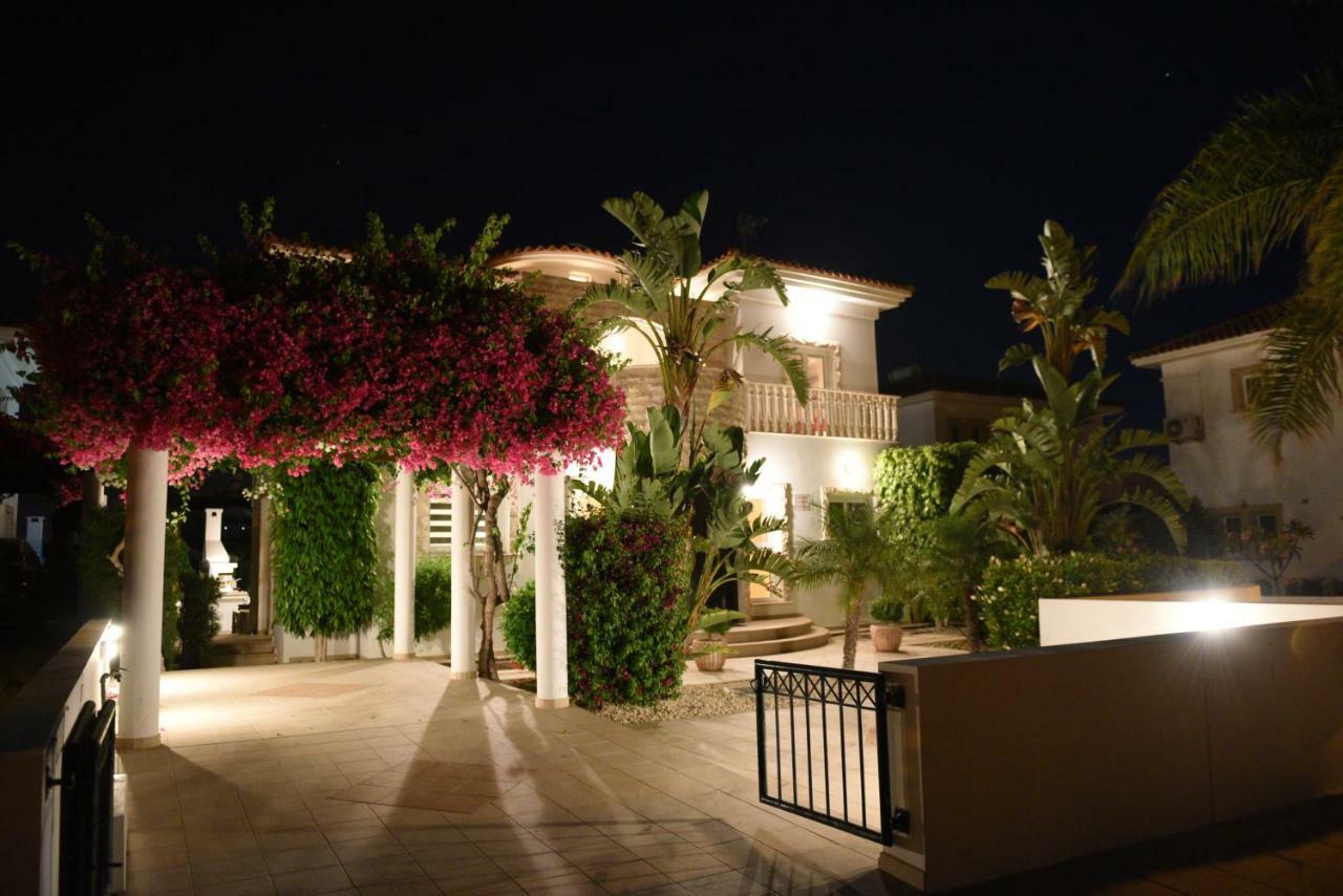 Villa Karythia Pyla Esterno foto